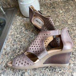 Earth dark beige sandal for her
